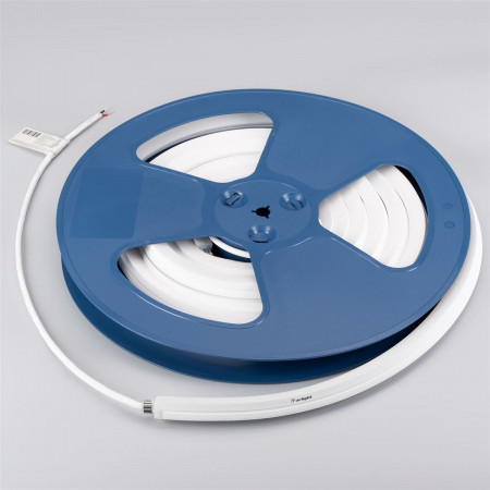 svetodiodnaya-lenta-germetichnaya-moonlight-3d-a168-15x15mm-24v-white6000-7.2-wm-ip67-2835-5m-wire-x1_7540