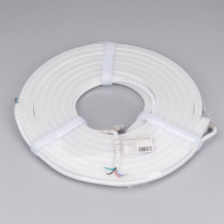 svetodiodnaya-lenta-germetichnaya-moonlight-side-b84-12x17mm-24v-rgb-12-wm-ip67-5m-wire-x2_7681