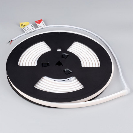 svetodiodnaya-lenta-germetichnaya-moonlight-top-x320-11x7mm-24v-warm2700-10-wm-ip65-csp-5m-wire-x2_7466