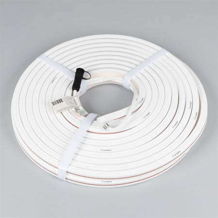 svetodiodnaya-lenta-germetichnaya-moonlight-top-x320-13x12mm-24v-day4000-5-wm-ip67-sauna-15m-wire-x2_7568